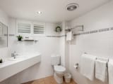Room 7 bathroom